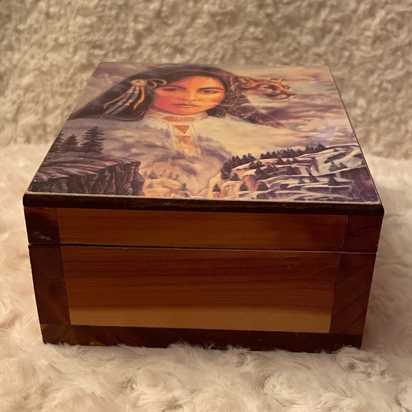 Vintage Aboriginal Woman Las Vegas Souvenir Wood Storage, Trinket, Jewelry Box - Picture 3 of 8